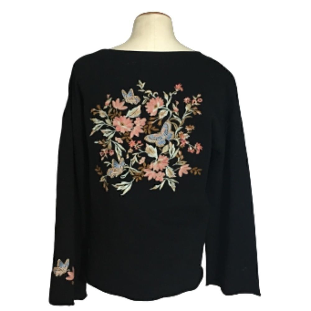 Olivia Sky Embroidered Sweatshirt Size XS